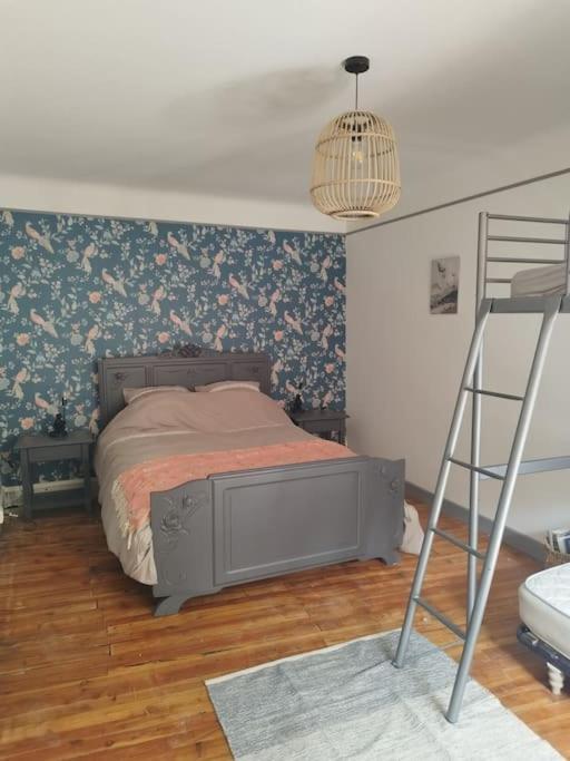 Jolie Maison De Bourg Tout Equipee 10Km D'Ambert Saint-Amant-Roche-Savine Екстериор снимка